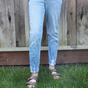 🤩❤️🙋🏽‍♀️ Distressed MOM JEANS!